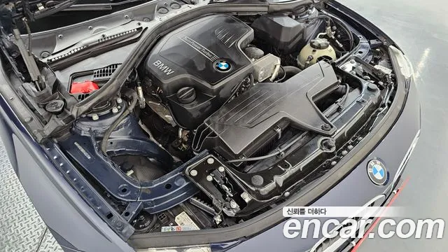 BMW 3-Series 2016 thumb 6