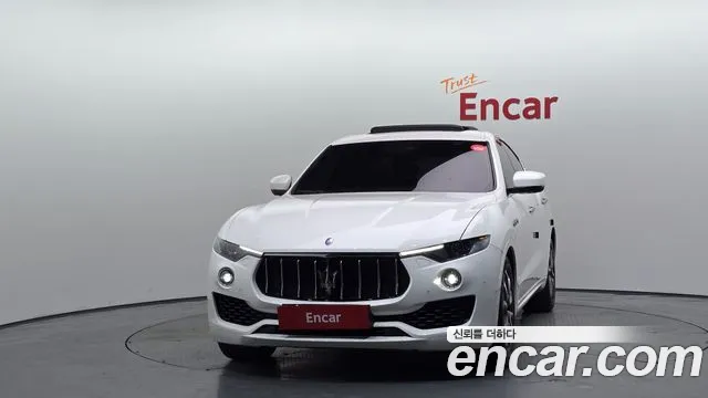 Maserati Levante 2018 thumb 3