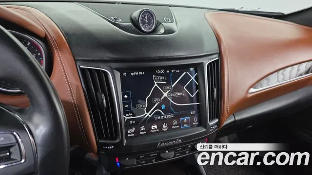 Maserati Levante 2018 thumb 12