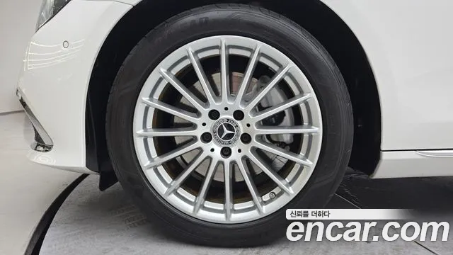 Mercedes-Benz E-Класс 2022 thumb 5