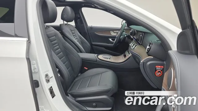 Mercedes-Benz E-Класс 2022 thumb 11