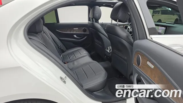 Mercedes-Benz E-Класс 2022 thumb 12