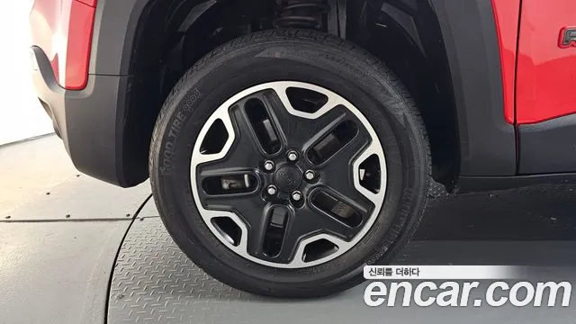 Jeep Renegade 2018 thumb 4
