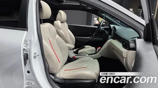 Hyundai Veloster 2018 thumb 10