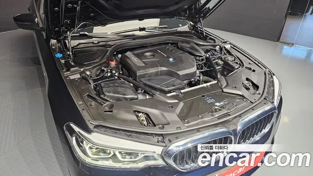 BMW 5-Series 2017 thumb 5