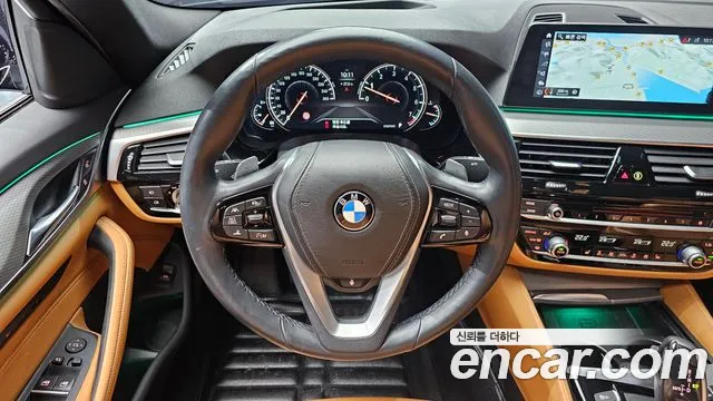 BMW 5-Series 2017 thumb 12