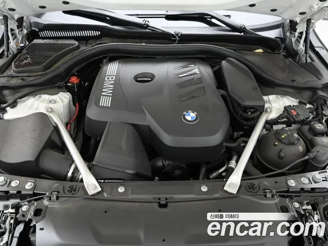 BMW 5-Series 2024 thumb 6
