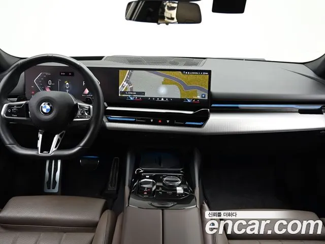 BMW 5-Series 2024 thumb 7