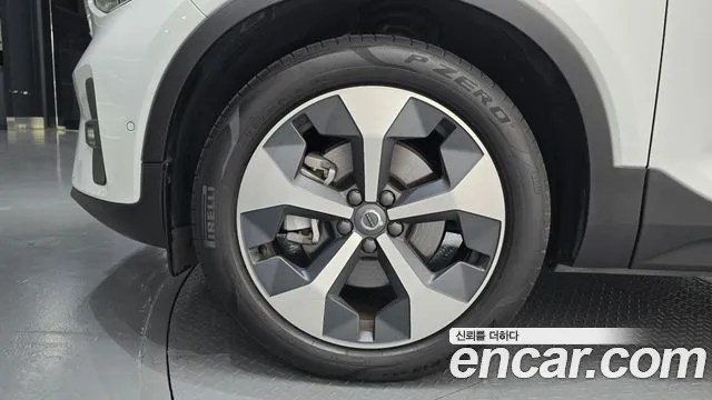 Volvo XC40 2022 thumb 5