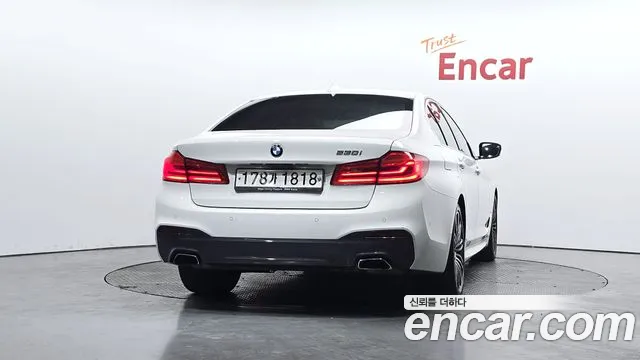 BMW 5-Series 2019 thumb 3