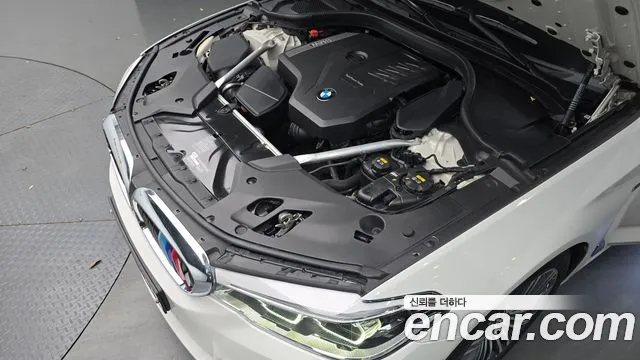 BMW 5-Series 2019 thumb 5