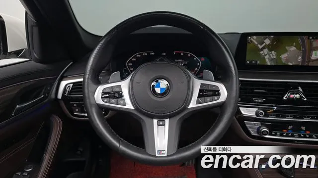 BMW 5-Series 2019 thumb 12