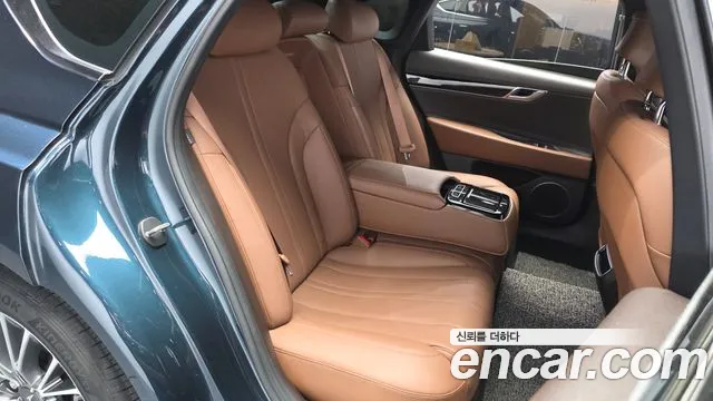 Genesis G80 2022 thumb 10