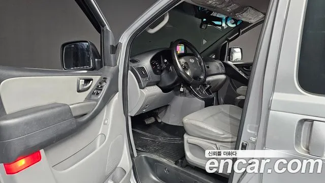 Hyundai Starex 2015 thumb 10