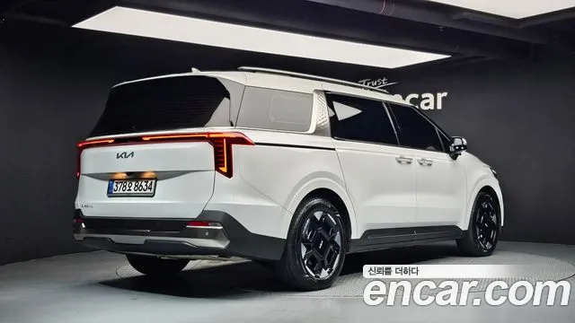 Kia Carnival 2024 thumb 2