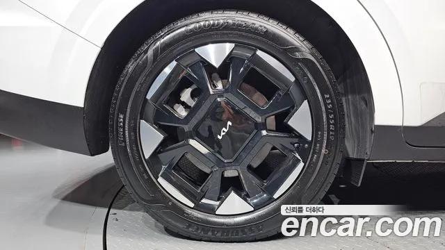 Kia Carnival 2024 thumb 5