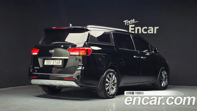 Kia Carnival 2018 thumb 2