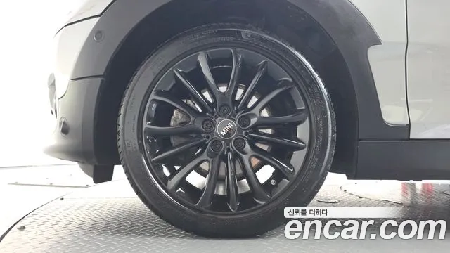 MINI Clubman 2023 thumb 5