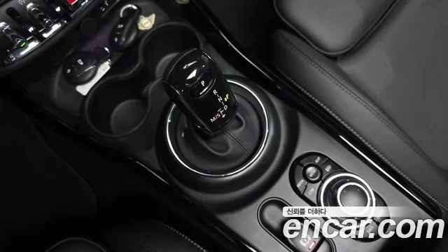 MINI Clubman 2023 thumb 9