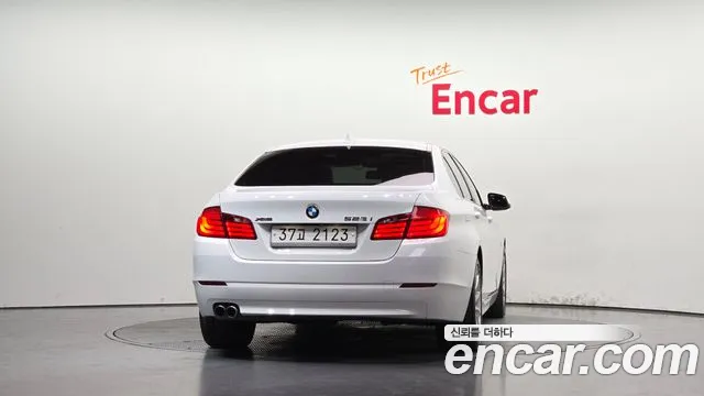 BMW 5-Series 2013 thumb 4