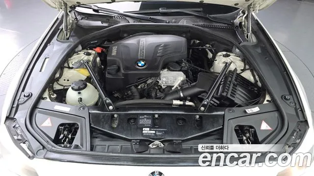 BMW 5-Series 2013 thumb 6