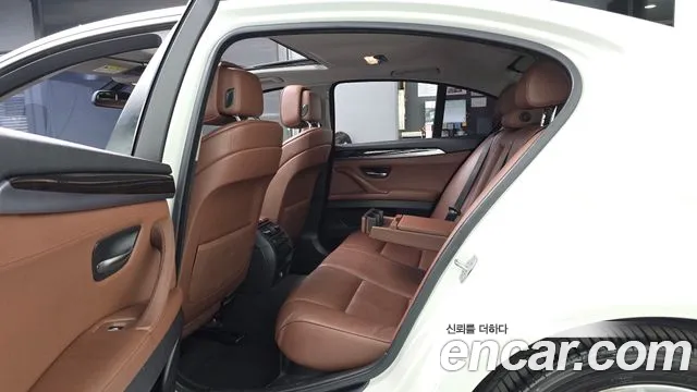 BMW 5-Series 2013 thumb 11