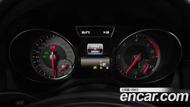Mercedes-Benz CLA 2016 thumb 8