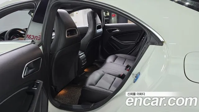 Mercedes-Benz CLA 2016 thumb 11
