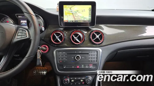 Mercedes-Benz CLA 2016 thumb 12
