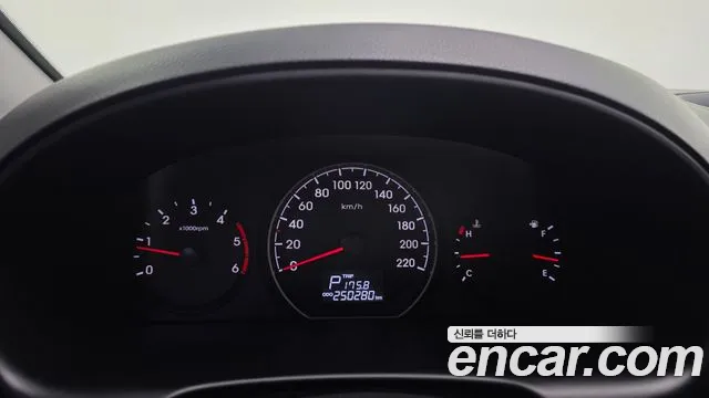 Hyundai Starex 2016 thumb 8