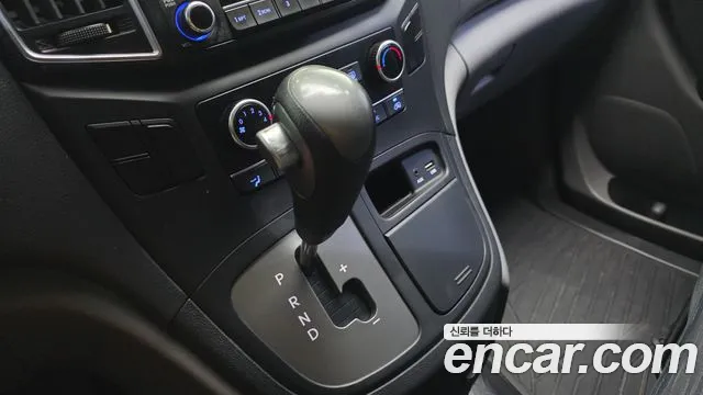 Hyundai Starex 2016 thumb 9