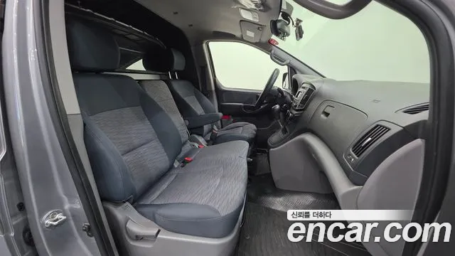 Hyundai Starex 2016 thumb 10