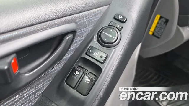 Hyundai Starex 2016 thumb 12