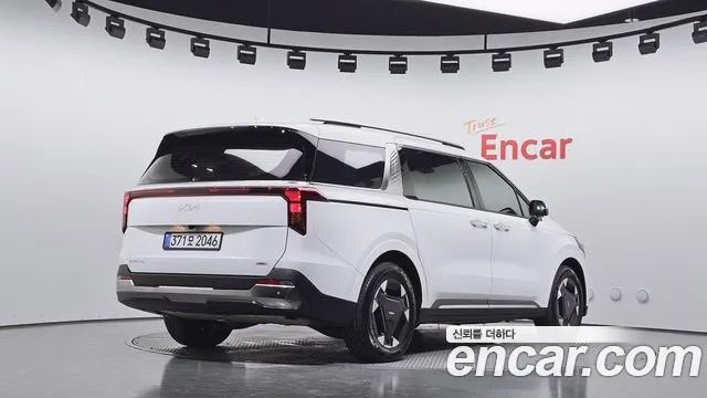 Kia Carnival 2024 thumb 2