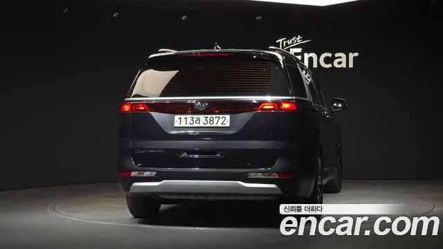 Kia Carnival 2021 thumb 4