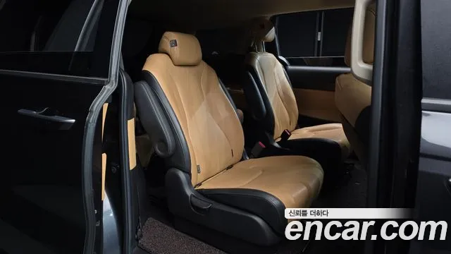 Kia Carnival 2021 thumb 11