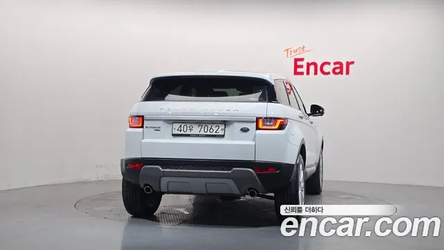 Land Rover Range Rover Evoque 2017 thumb 4