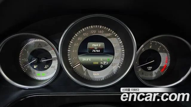 Mercedes-Benz E-Класс 2014 thumb 8