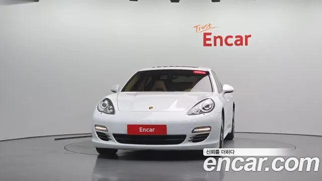 Porsche Panamera 2012 thumb 3