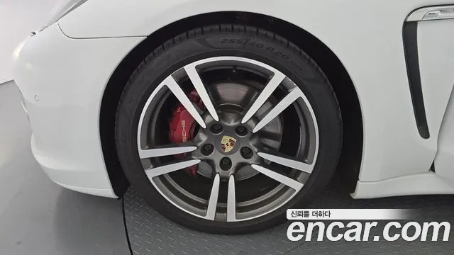 Porsche Panamera 2012 thumb 5