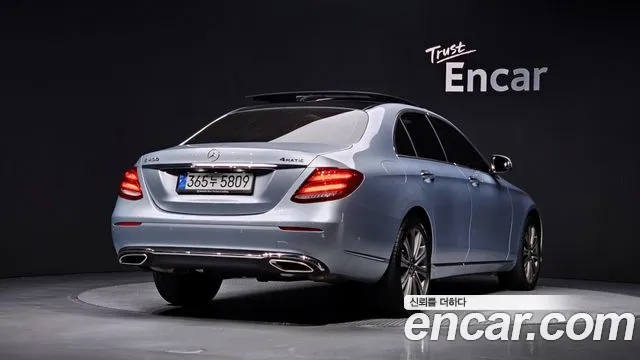 Mercedes-Benz E-Класс 2018 thumb 2
