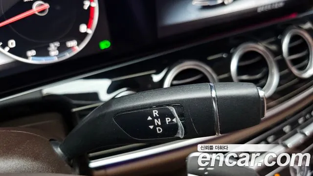 Mercedes-Benz E-Класс 2018 thumb 9