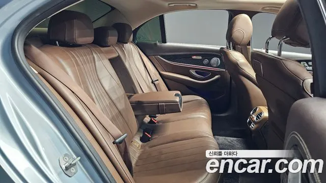 Mercedes-Benz E-Класс 2018 thumb 12