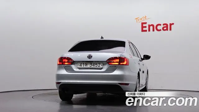 Volkswagen Jetta 2014 thumb 4