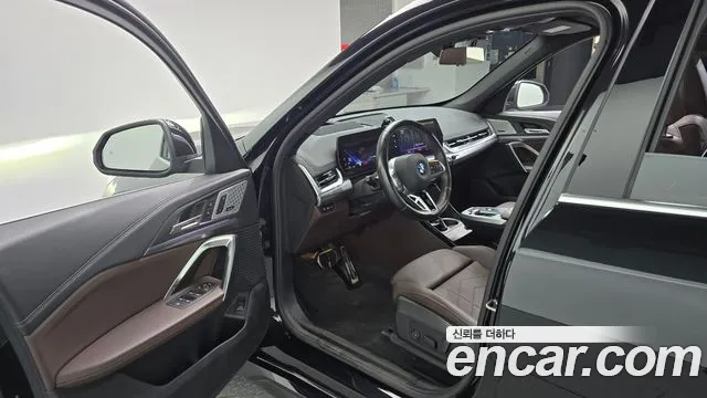 BMW X1 2023 thumb 9