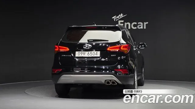 Hyundai Santa Fe 2017 thumb 3