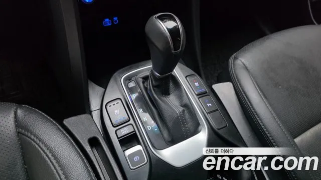 Hyundai Santa Fe 2017 thumb 8