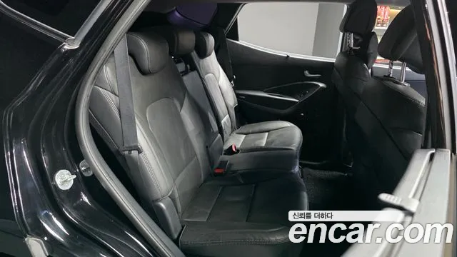 Hyundai Santa Fe 2017 thumb 11