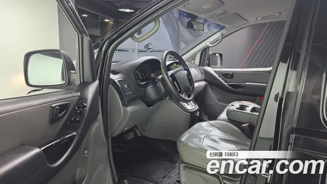 Hyundai Starex 2012 thumb 10