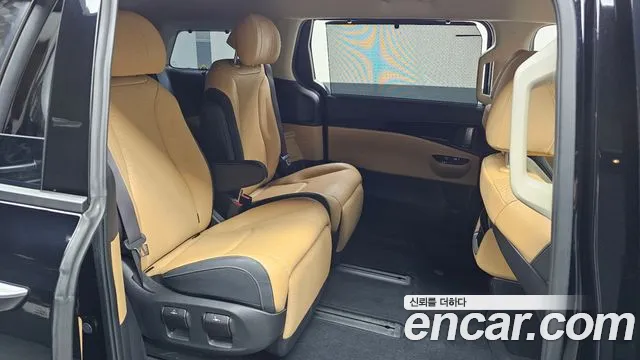 Kia Carnival 2023 thumb 10